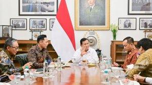Menko-Bidang-Infrastruktur-Agus-Harimurti-Yudhoyono-menemui-Presiden-Prabowo-Subianto.jpg