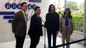 Menteri-Badan-Usaha-Milik-Negara-BUMN-Erick-Thohir-dan-Menteri-Pariwisata-Widiyanti-Putri-Wardhana.jpg