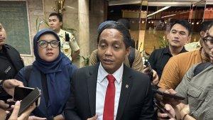 Menteri-Kehutanan-Raja-Juli-Antoni-ditemui-selepas-serah-terima-jabatan-321.jpg