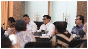 Menteri-Koordinator-Pemberdayaan-Masyarakat-Muhaimin-Iskandar-membuka-acara-uji-publik.jpg