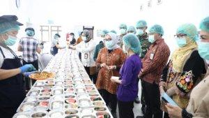 Menteri-PPPA-Arifah-Fauzi-tinjau-dapur-Makan-Bergizi-Gratis-MBG.jpg