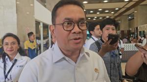 Menteri-Perdagangan-Budi-Santoso-ketika-ditemui-di-Kompleks-Parlemen.jpg