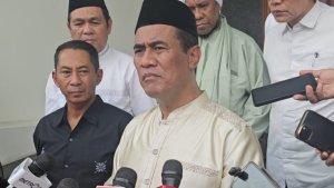 Menteri-Pertanian-Andi-Amran-Sulaiman-ketika-ditemui-di-kediaman-pribadinya.jpg