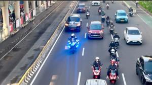 Mobil-Dinas-di-Jalan-Sudirman-Gunakan-Rotator.jpg