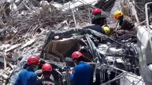 Mobil-Mercy-Ditemukan-di-reruntuhan-Ponpes.jpg