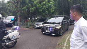 Mobil-Toyota-Alphard-yang-ditumpangi-Wakil-Menteri-Keuangan-Suahasil-Nazara.jpg