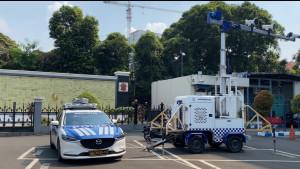Mobil-patroli-Mazda-milik-Korlantas-Polri-yang-dilengkapi-8-kamera-pengintai.jpg
