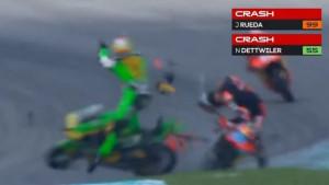 Momen-Kecelakaan-Moto3.jpg