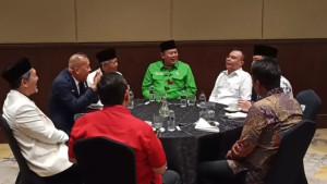 Momen-elite-parpol-kumpul-di-Munas-VI-PKS.jpg