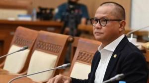 Mukhtarudin-Sekretaris-Fraksi-Golkar-DPR-RI.jpg