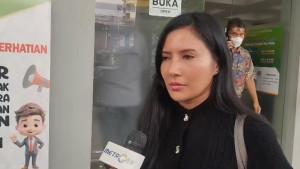 Nadiem-Makarim-Hana-Pertiwi-saat-ditemui-d.jpg
