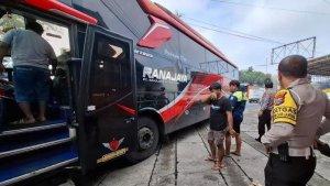 Nasib-Sopir-Bus-Pariwisata-Tabrak-Pasutri-hingga-Tewas-di-Blitar-Danik-Eko-Jadi-Tersangka.jpg