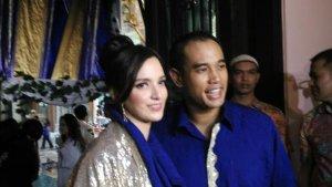 Nia-Ramadhani-dan-sang-suami-Ardi-Bakrie-di-Menteng.jpg