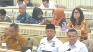 Nusron-Wahid-saat-rapat-kerja.jpg