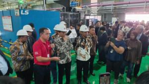 PABRIK-AC-LG-Wakil-Menteri-Perindustrian-Faisol-Reza.jpg