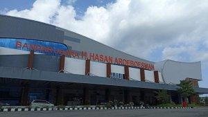 PENERBANGAN-DIBATALKAN-Dampak-erupsi-gunung-Lewotobi-laki-laki-di-Kabupaten-Flores-Timur.jpg