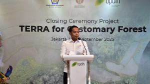 PERLUASAN-HUTAN-ADAT-Menteri-Kehutanan-Menhut-Raja-Juli-Antoni.jpg