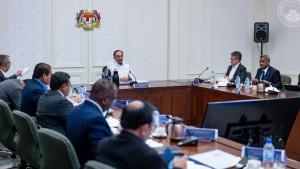 PM-Malaysia-Bagi-Bagi-Bantuan-Rp77-T-Pangkas-Harga-BBM-Demi-Redakan-Amarah-Publik-Gegara-Pajak-Naik.jpg