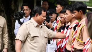 PRABOWO-KUNJUNGI-SRMA.jpg