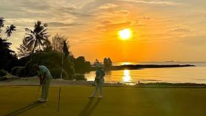 Palm-Springs-Golf-Country-Club-di-Nongsa-Batam.jpg