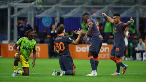 Para-pemain-Inter-Milan-merayakan-kemenangan-atas-Sassuolo-di-Liga-Italia.jpg