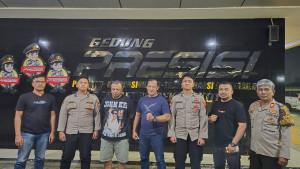 Pelaku-CK-alias-Kece-saat-menyerahkan-diri-ke-Polres-Metro-Bekasi-Kota.jpg
