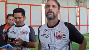 Pelatih-Persija-Jakarta-Mauricio-Souza-212121.jpg