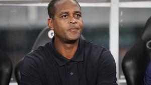Pelatih-Timnas-Indonesia-Patrick-Kluivert-menyaksikan-pertandingan-timnya-melawan-China-Taipei.jpg
