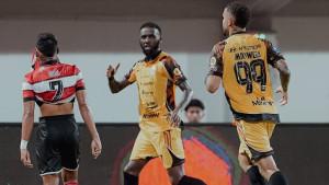 Pemain-Persija-Jakarta-Maxwell-melakukan-selebrasi-setelah-mencetak-gol-ke-gawang-Madura-United.jpg