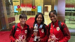 Pemain-Timnas-Indonesia-Reva-Octaviani-kiri-Viny-Silfianus.jpg