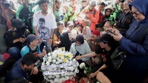Pemakaman-Pengemudi-Ojol-Affan-Kurniawan_20250829_131229.jpg