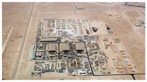 Pemandangan-udara-Log-Town-di-Pangkalan-Udara-AS-Al-Udeid-di-Qatar-pada-tahun-2004.jpg