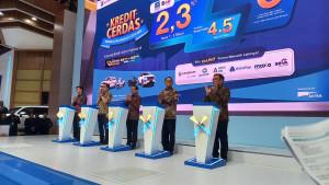 Pembukaan-booth-Astra-Financial-OK.jpg