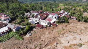 Penampakan-dari-Udara-Wilayah-Terdampak-Longsor-di-Banjarnegara_20251119_133049.jpg