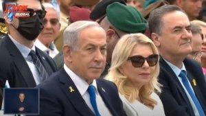 Pengawal-Netanyahu-mengenakan-masker-untuk-menutupi-wajah-mereka-saat-hadiri-acara-penting.jpg