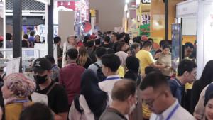 Pengunjung-memadati-ajang-Indonesia-Franchise-Week-2025.jpg