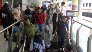Peningkatan-Pemudik-di-Stasiun-Besar-Medan_20250330_174333.jpg