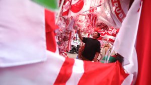 Penjual-Bendera-Merah-Putih-Mulai-Ramai-di-Jakarta_20250808_215512.jpg