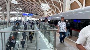 Penumpang-Kereta-Cepat-diproyeksikan-meningkat-30-persen.jpg