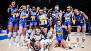 Perayaan-keberhasilan-Italia-lolos-ke-8-besar-Volleyball-Nations-League.jpg