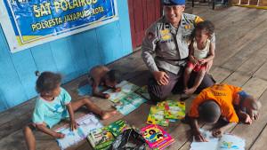 Perpustakaan-Terapung-Satpolair-Polresta-Jayapura.jpg