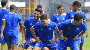 Persiapan-Persib-Jelang-Hadapi-Selangor-FC_20251023_085507.jpg