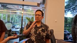 Perwakilan-Aliansi-Ekonom-Indonesia-Vid-Adrison.jpg