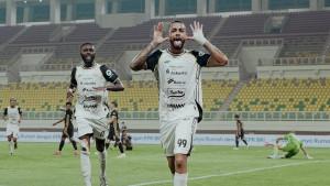 Pesepak-bola-Persija-Jakarta-Maxwell-Souza-merayakan-gol-pada-pekan-keempat-Super-League.jpg