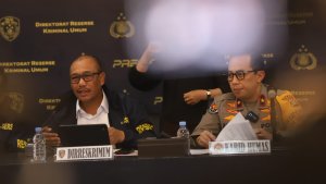 Polda-Metro-Jaya-Rilis-Tersangka-Kasus-Tewasnya-Kacab-Bank-BUMN_20250916_232131.jpg