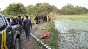 Polisi-saat-olah-TKP-di-lokasi-kejadian-tiga-orang-tersetrum.jpg