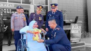 Polres-Aceh-Tengah-berikan-bantuan-rumah-layak-huni.jpg