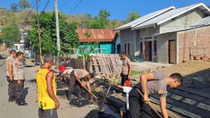 Polres-Bima-Gotong-Royong-bersama-Warga.jpg
