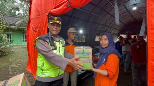 Polres-Purbalingga-beri-bantuan-untuk-warga-terdampak-bencana.jpg