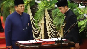 Prabowo-Gibran-Resmi-Menjadi-Presiden-dan-Wakil-Presiden_20241020_143324.jpg